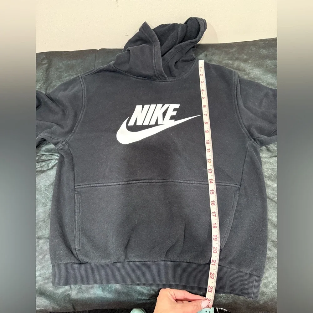🔥Nike Junior Black Hoodie with White Logo Size XL EUC 🔥